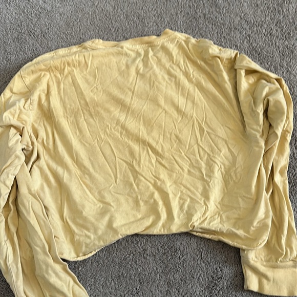 TOWSON TIGERS SIZE MEDIUM. CROPPED LONG SLEEVE. - Picture 4 of 4